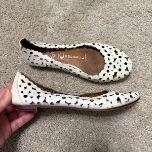 Jeffrey Campbell Ibiza Daisy Mae Flower Laser Cut Patent Leather Cream Flats 6